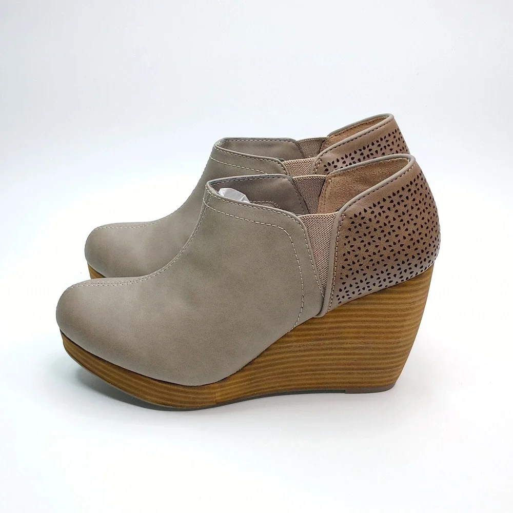 Dr. Scholls Harlow Wedge Booties Taupe Brown Perforated Ankle Boots Womens 8.5M
